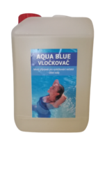 Aqua Blue vločkovač tekutý prostředek k vyvločkování nečistot bazénové vody 3 l - Aqua Blue vločkovač vyvločkuje jemné částečky nečistot tvořící neodfiltrovanou suspenzi - zákal vody. Umožní dokonalé vysrážení těchto nečistot do větších vloček a jejich následné odfiltrování nebo sedimentaci a dodá vodě žádanou jiskru jako u pramenité vody. Reaguje velmi rychle, nezávisle na teplotě vody. Zlepšuje účinnost filtrace, pomáhá prodlužovat životnost pískové náplně.