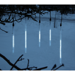Světelný závěs s rampouchy Snowmotion Star Trading - Vysoce kvalitní světelný závěs s rampouchy SNOWMOTION. LED trubice s ovladačem v sadě, které regulují rychlost „tajícího sněhu“ nebo si můžete nastavit režim stálého světla.