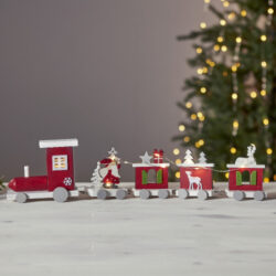 Dekorace Loke vláček, Star Trading - Sváteční svícen ve tvaru vláčku, který byl vyrobený z překližky. Krásná dekorace vytvoří v interiéru tu pravou vánoční atmosféru. Velmi oblíbený hlavně u dětí.