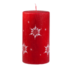 Svíčka Ice Nature Red Vánoční 80x150 Unipar - Prémiová vánoční svíčka v matné červené barvě s bílým motivem sněhových vloček. Přírodní vzhled je dotvořen ručně škrábaným povrchem.

Svíčka je bez balení.

Barva: červená s dekorem sněhových vloček
Velikost: velká (80x150 mm)
Doba hoření: 87 hodin
Tvar: válec